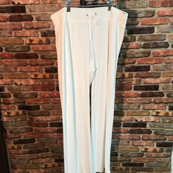 New York & Company Pants - NEW YORK VELOUR JUMPSUIT PANTS WHITE SIZE LARGE